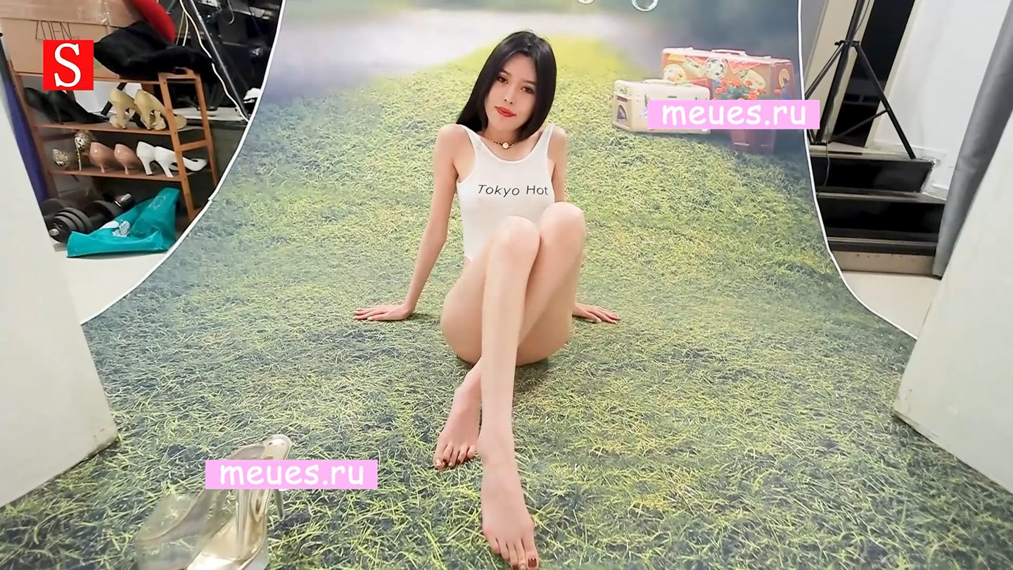 2025年最新流出，黄甫摄影模特，黄甫小萱，极品御姐，风骚妩媚大长腿，超清画质