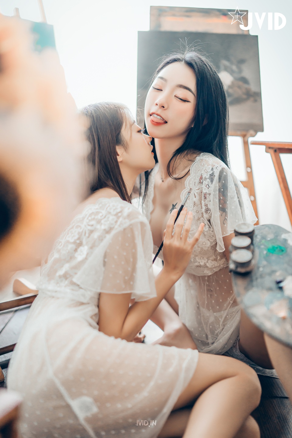 JVID NO 752 飄飄，妍妍尝试多人情趣写真，辰辰特別客串