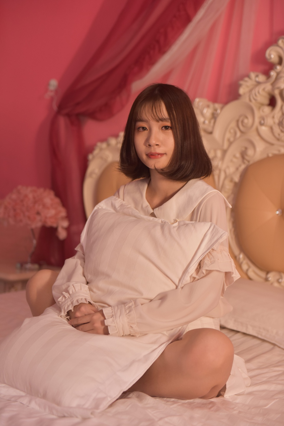 甜美复古少女曜依 2019.03.17，情侣主题酒店私拍写真套图