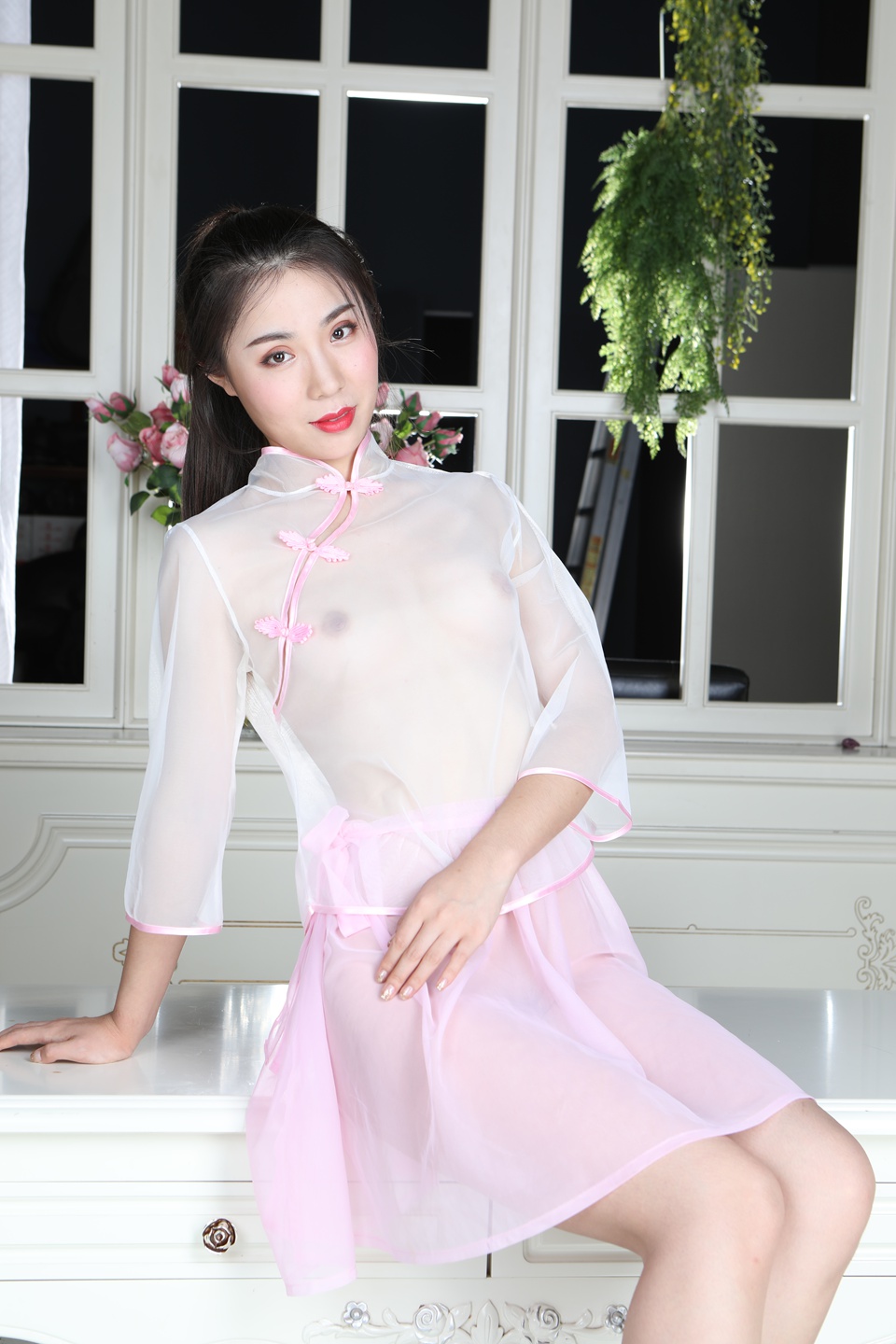 国模尹依情人体艺术4K高清写真原图，大尺度无修正 2019.7.13