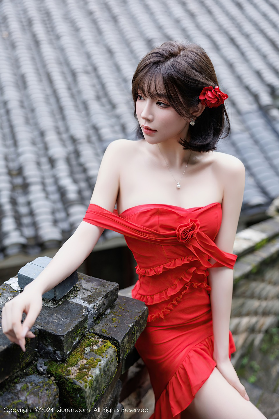 女神徐莉芝Booty，性感红色连衣裙，蕾丝情趣内衣，御姐姿态婀娜妩媚