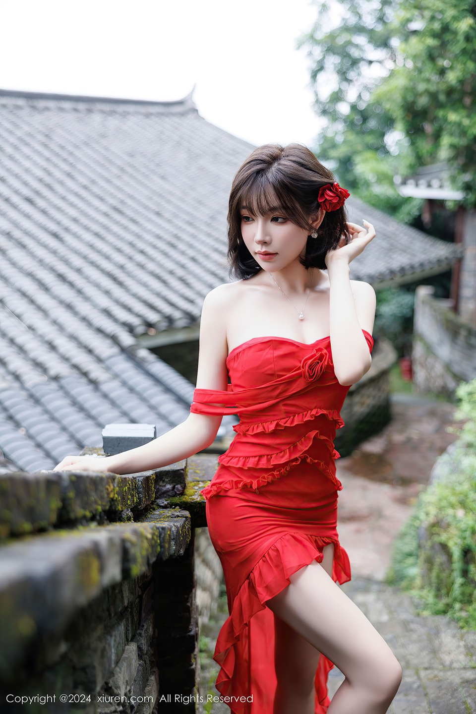 女神徐莉芝Booty，性感红色连衣裙，蕾丝情趣内衣，御姐姿态婀娜妩媚