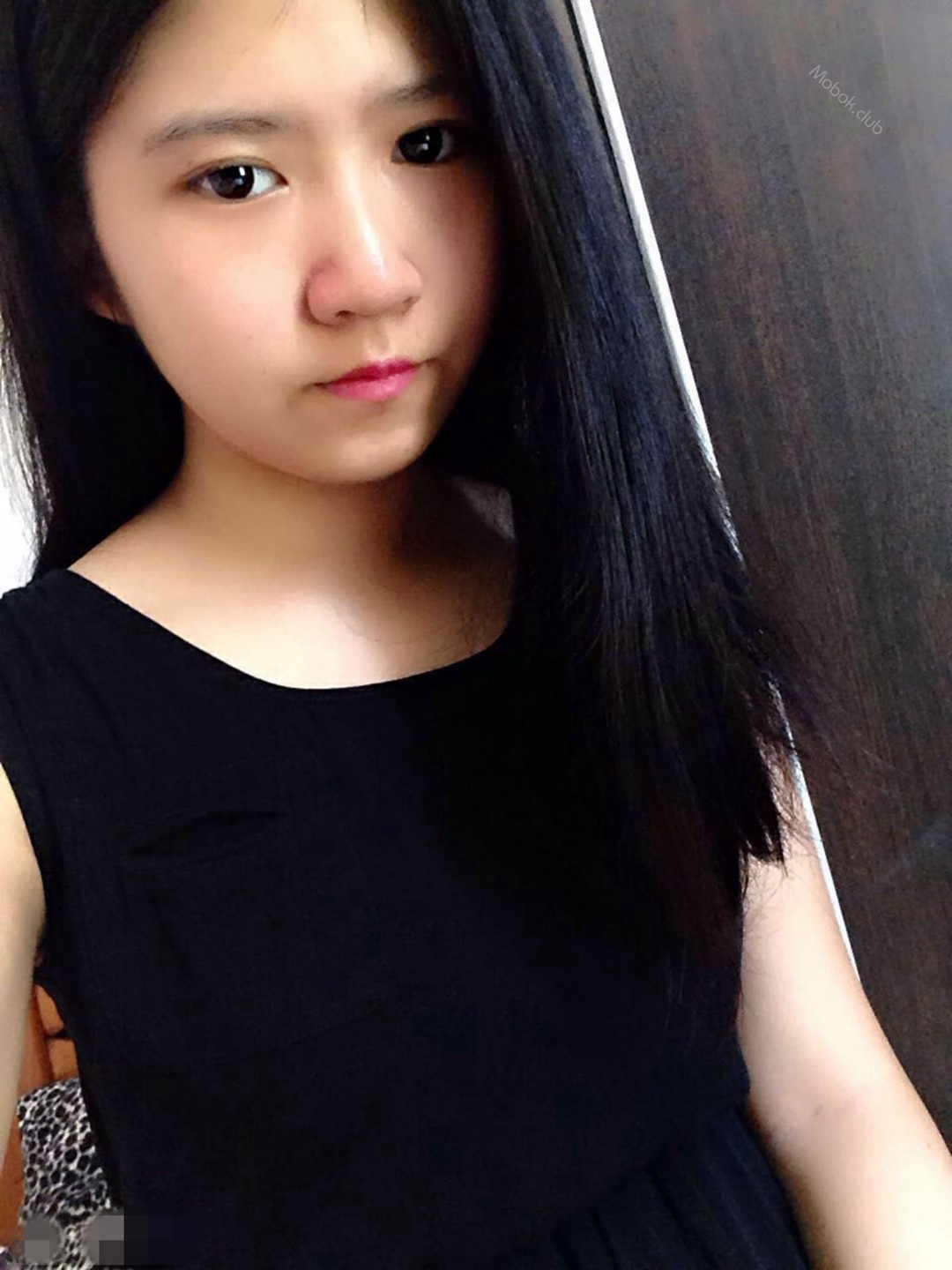 微胖可爱清纯校园萌妹不雅自拍流出,乳房白白嫩嫩真不小