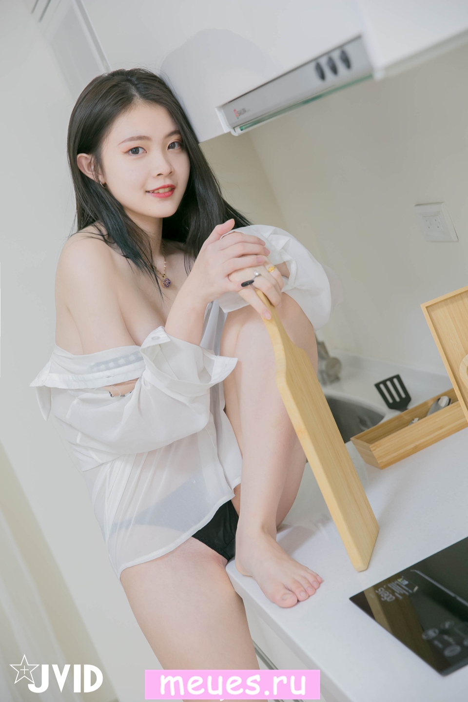 JVID国模私拍，极品少女韩双儿，清纯可爱校园风，超清画质写真