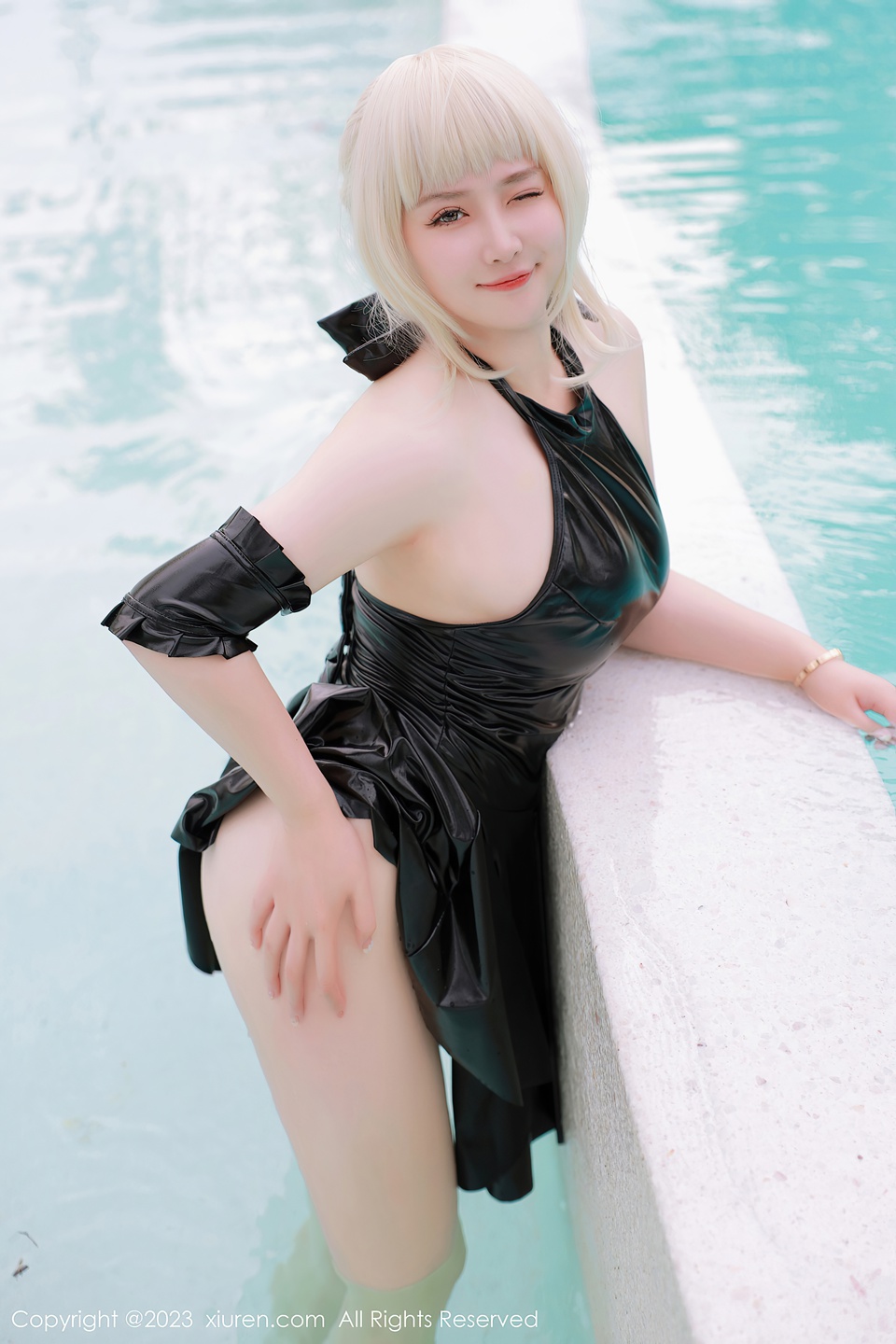 秀人模特养乐多 长相清纯身姿苗条动人的美女 性感黑色 COSPLAY装扮