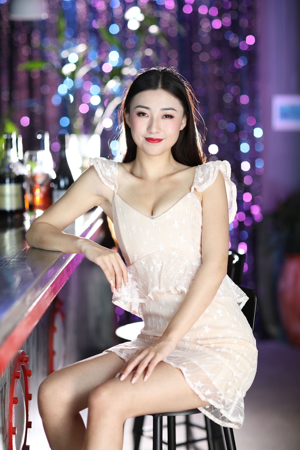 行色写真 国模杨思甜 人体私拍套图 穿上婚纱的成熟女人