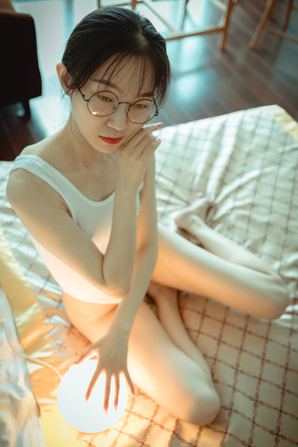 禁断の知性美 PKG眼镜娘性感暴击!制服短裙×金属镜框の致命诱惑