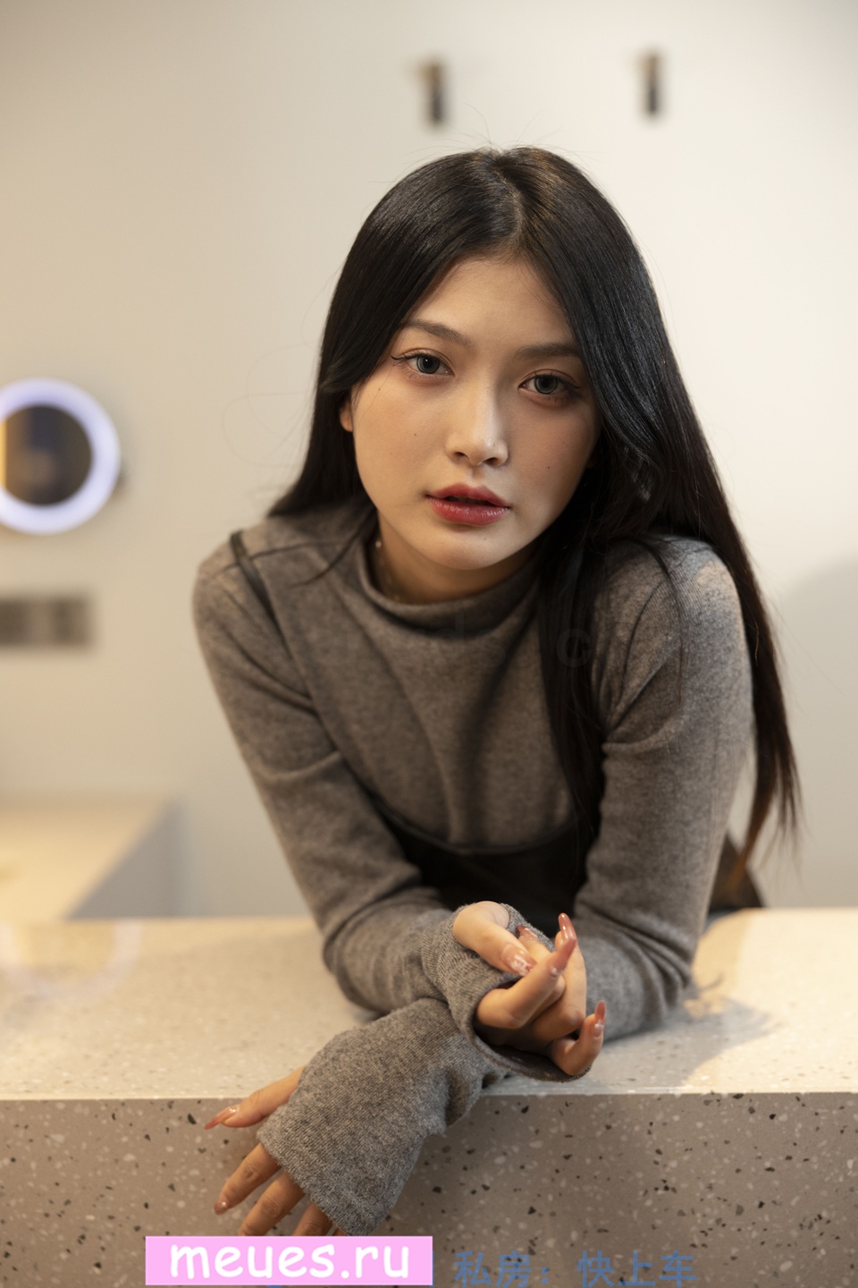 国模诗婷 · 如邻家女孩般清纯动人 大长腿演绎极致曲线美 大尺度私拍作品倾情呈现