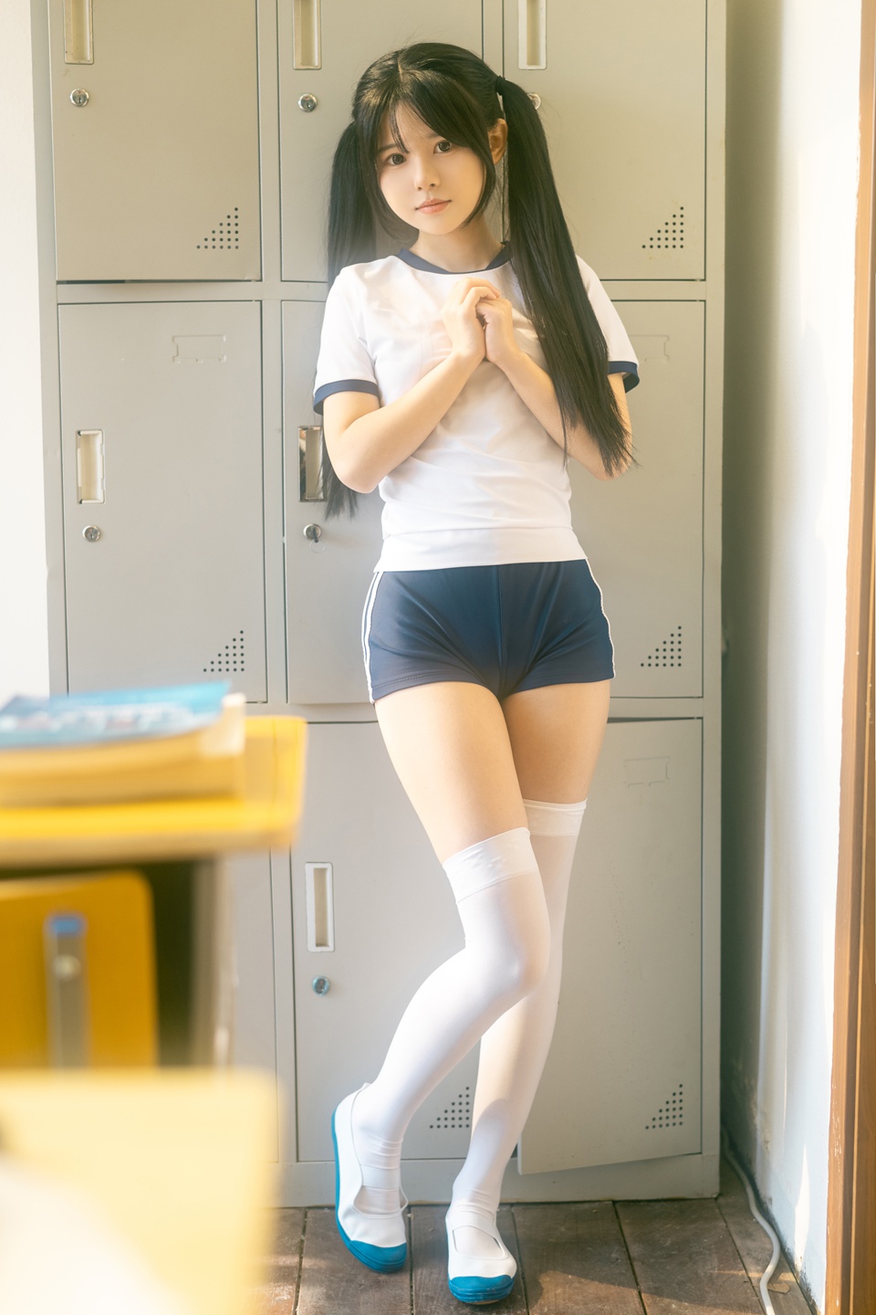 天使在人间 rua阮阮纯欲写真集：体操服×学生袜 捕捉少女成长中的性感瞬间