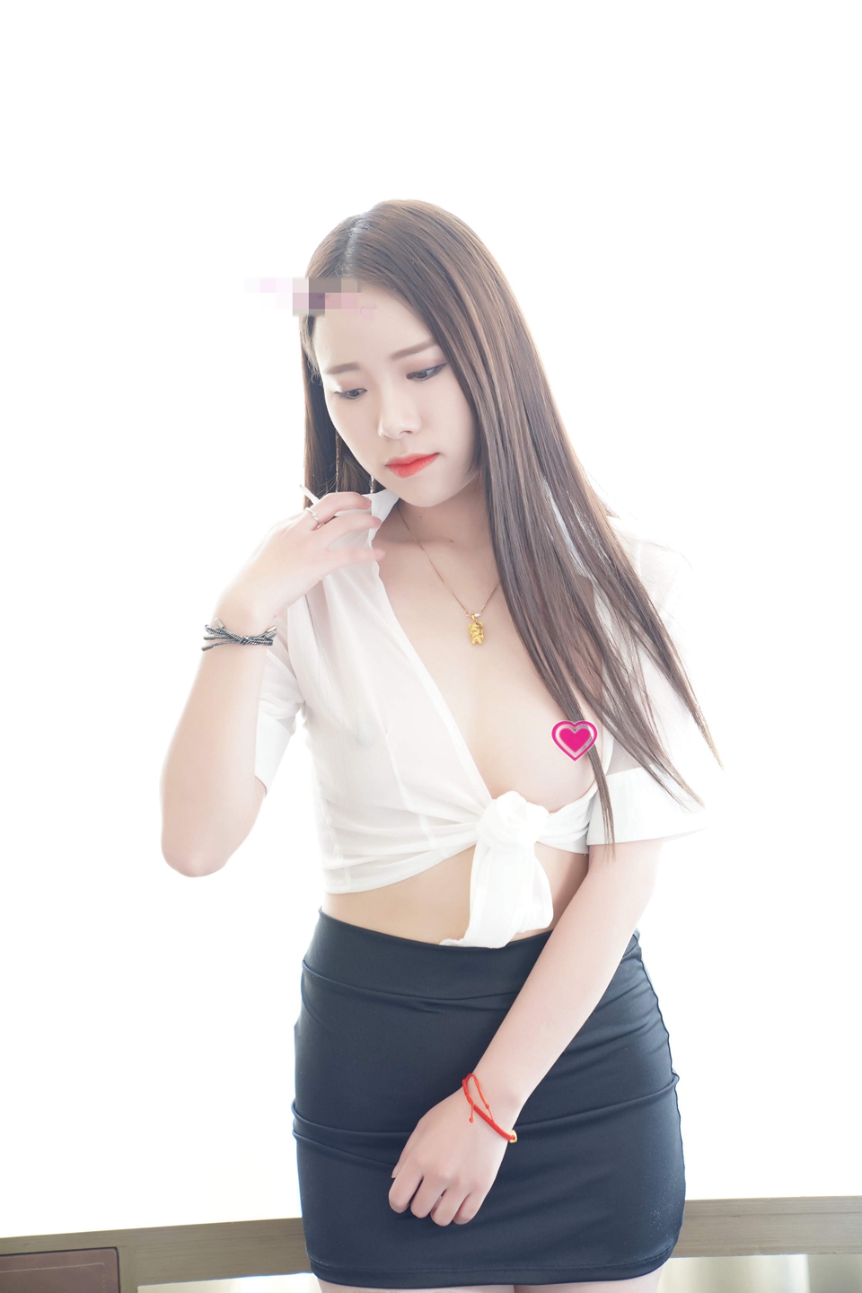 白嫩国模微微VS资深摄影师 - 顶级酒店里的美学较量 4K超清收藏版