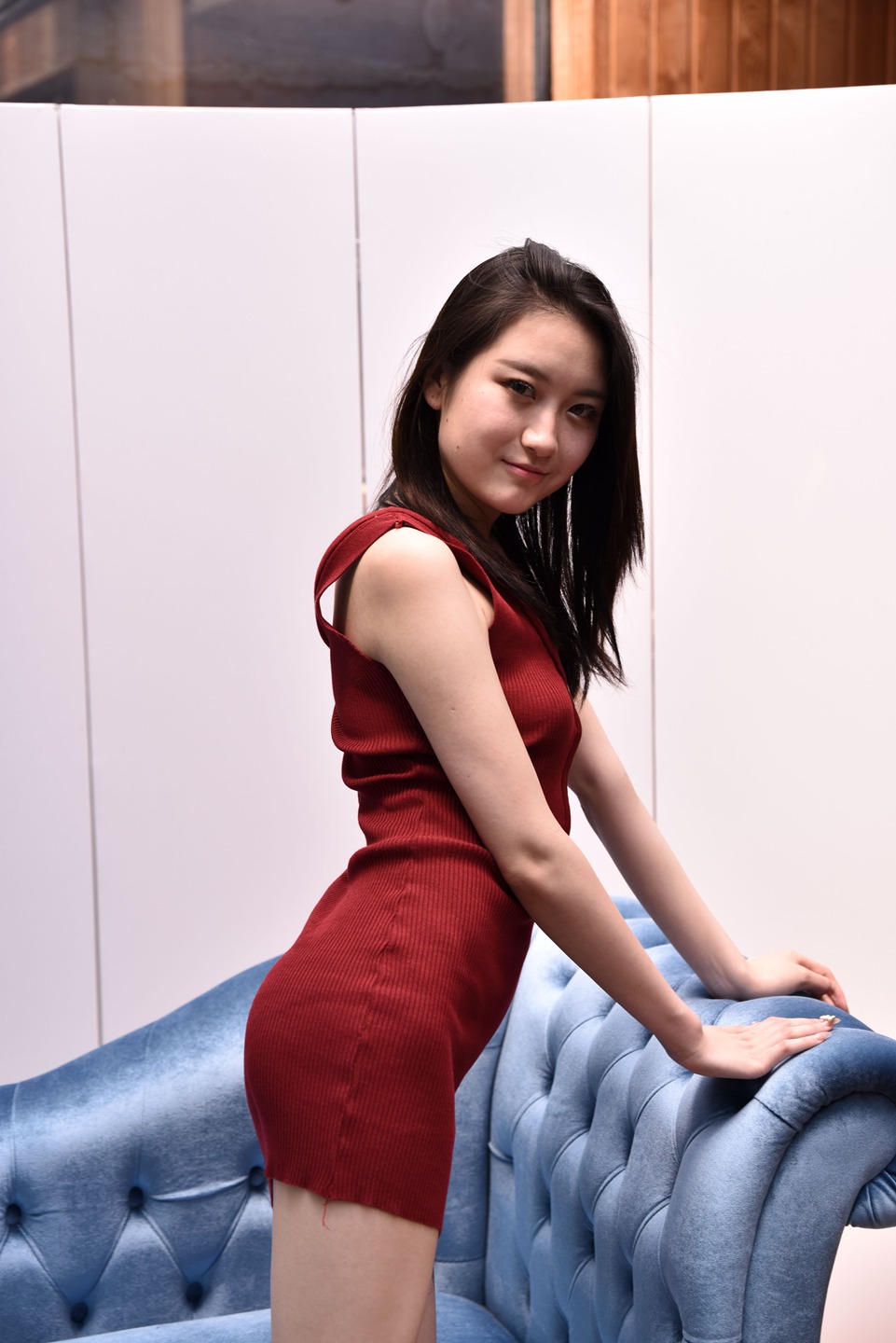 国模秀乔2020.6.1 (SS) 无水印原版套图，红色针织连衣裙尽显性感的身材