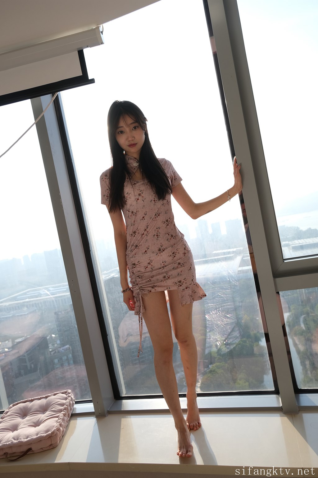 希威社国模小初高清无水印福利私拍写真《暮光》 花裙少女唯美动人 展现温柔气质与青春魅力