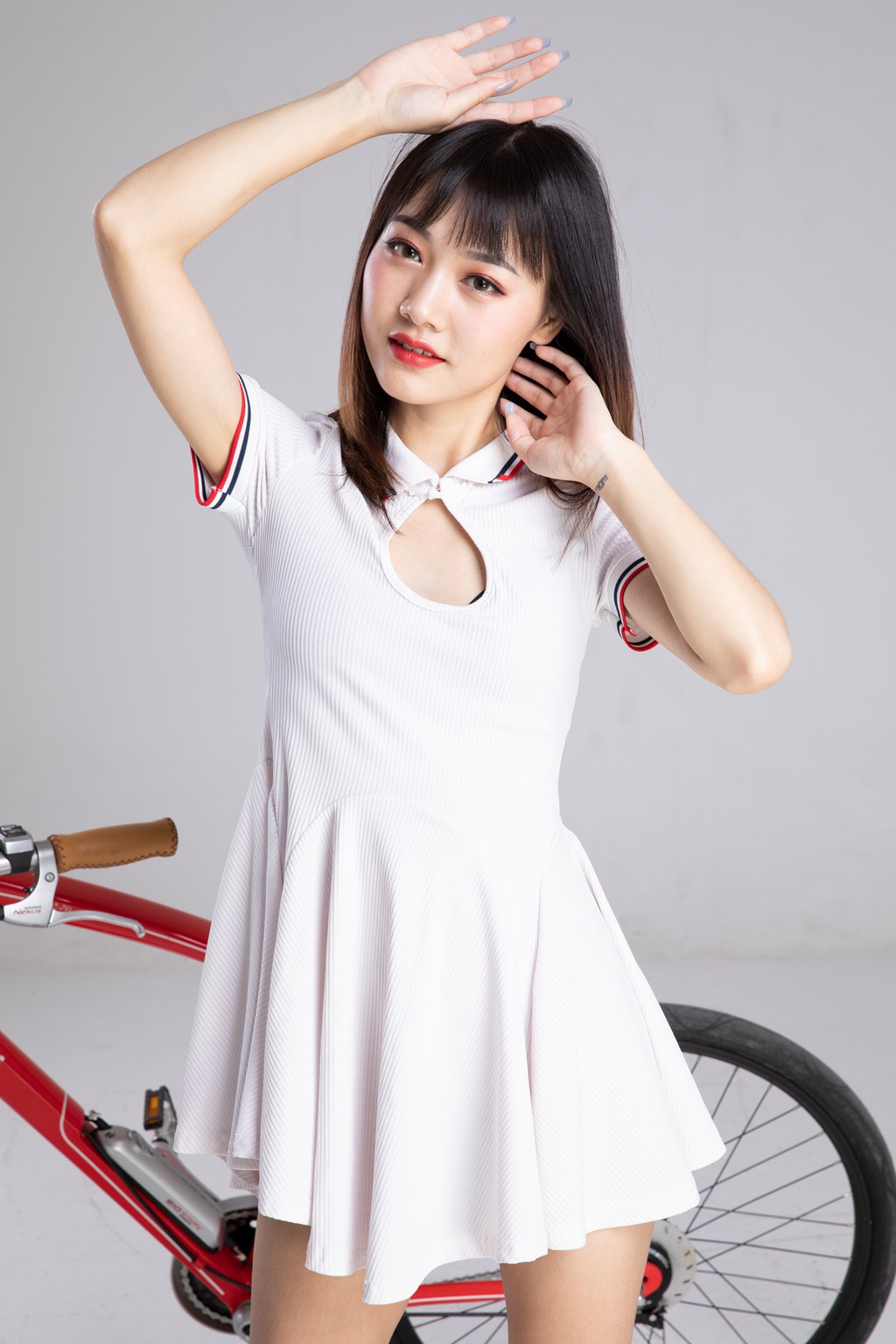 行X超可爱清纯萌妹妮娅大尺度无水印私拍套图 - 高清原版性感写真全集下载