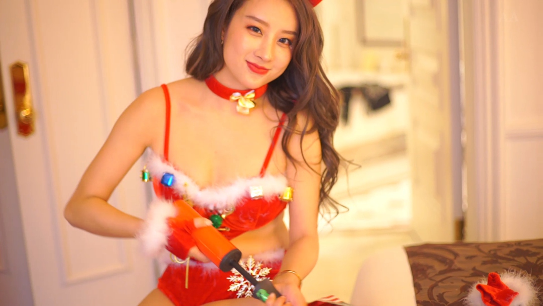 摄影师X哥出品国模筱慧圣诞性感大礼：魅惑红装演绎极致圣诞风情，引爆视觉盛宴