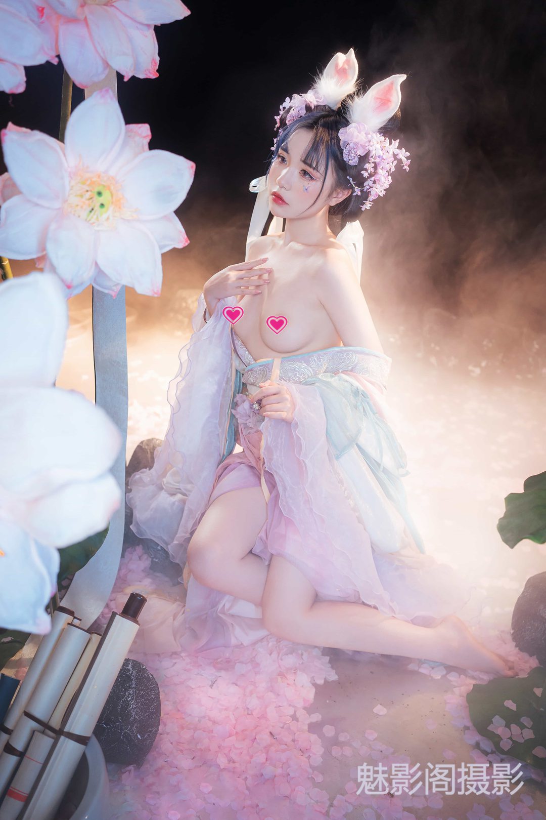 爆机少女喵小吉·绮怀 古风写真：微醺仙姿映荷塘，零界异世猎魔录，私藏绝美Cosplay艺术集