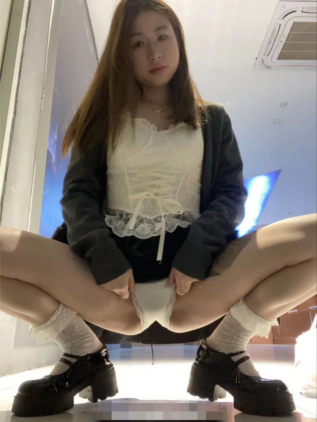 裸舞顶级少妻【欢欢】最新付费福利：绝美姿态与迷人魅力的视觉盛宴