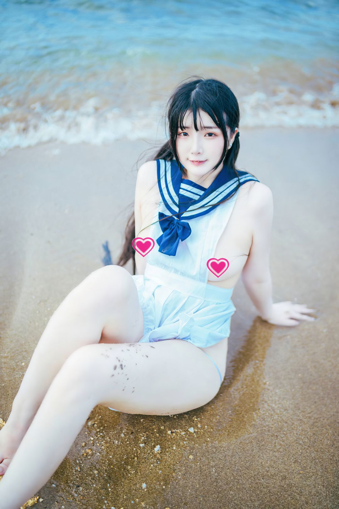 落落Raku《海韵》系列写真：海军风连体泳衣沙滩坐姿私房摄影｜高清无水印艺术图集