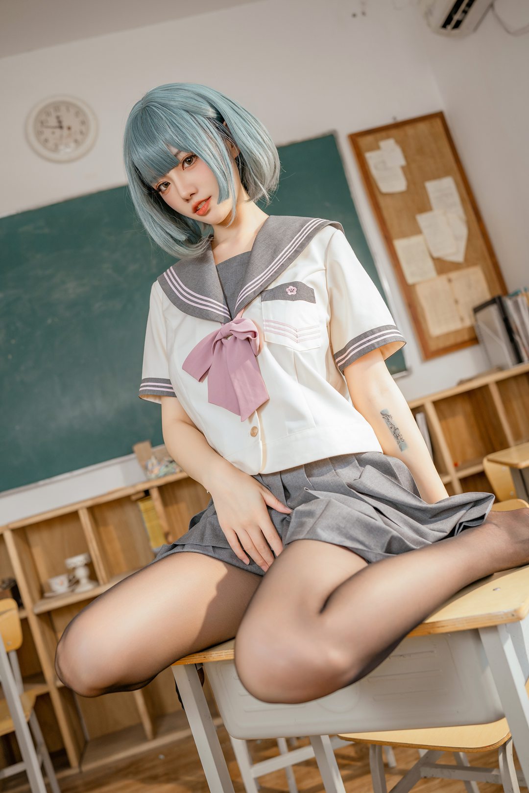 Cos 国模桃良阿宅 不良JK：水手服与黑丝的叛逆课堂写真
